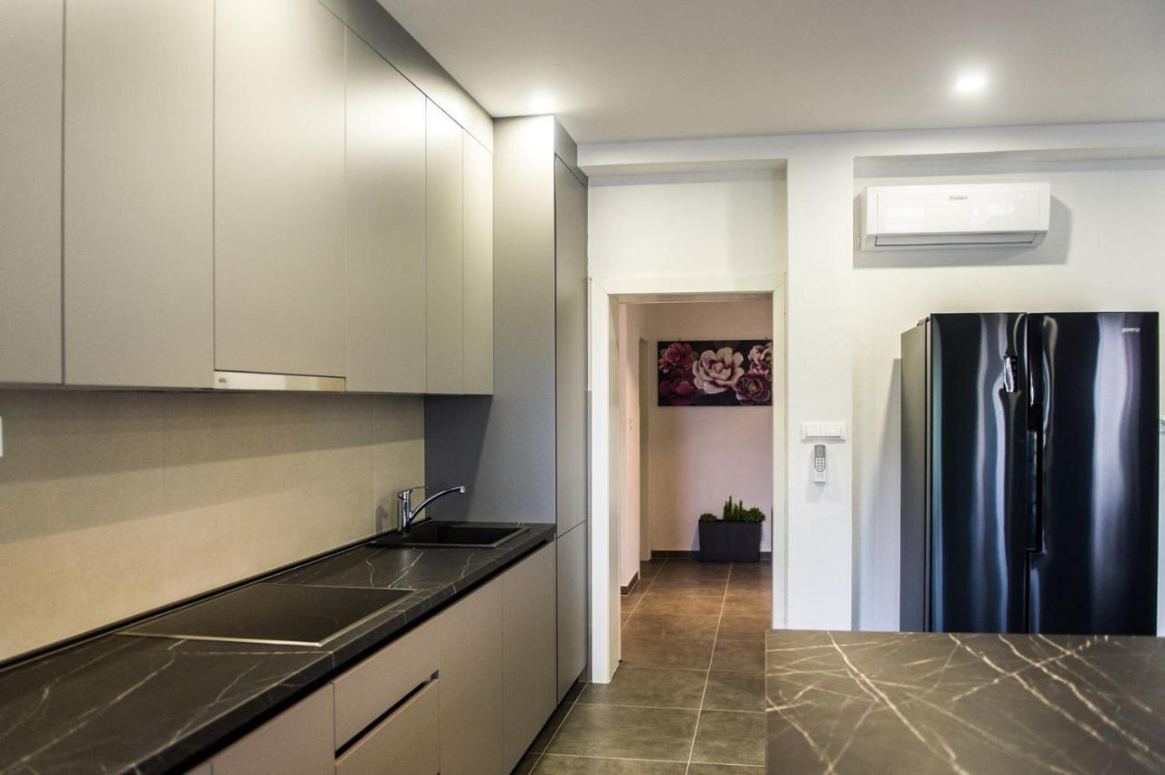 Apartment Lux Elba Kaštela Exteriér fotografie